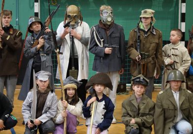 Za mundurem panny sznurem Za mundurem panny sznurem