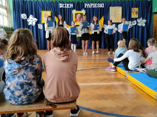 dzienPapieski22 004